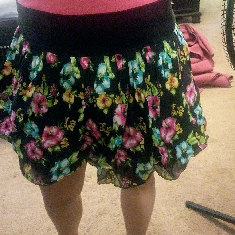 Sexy flowered mini skirt